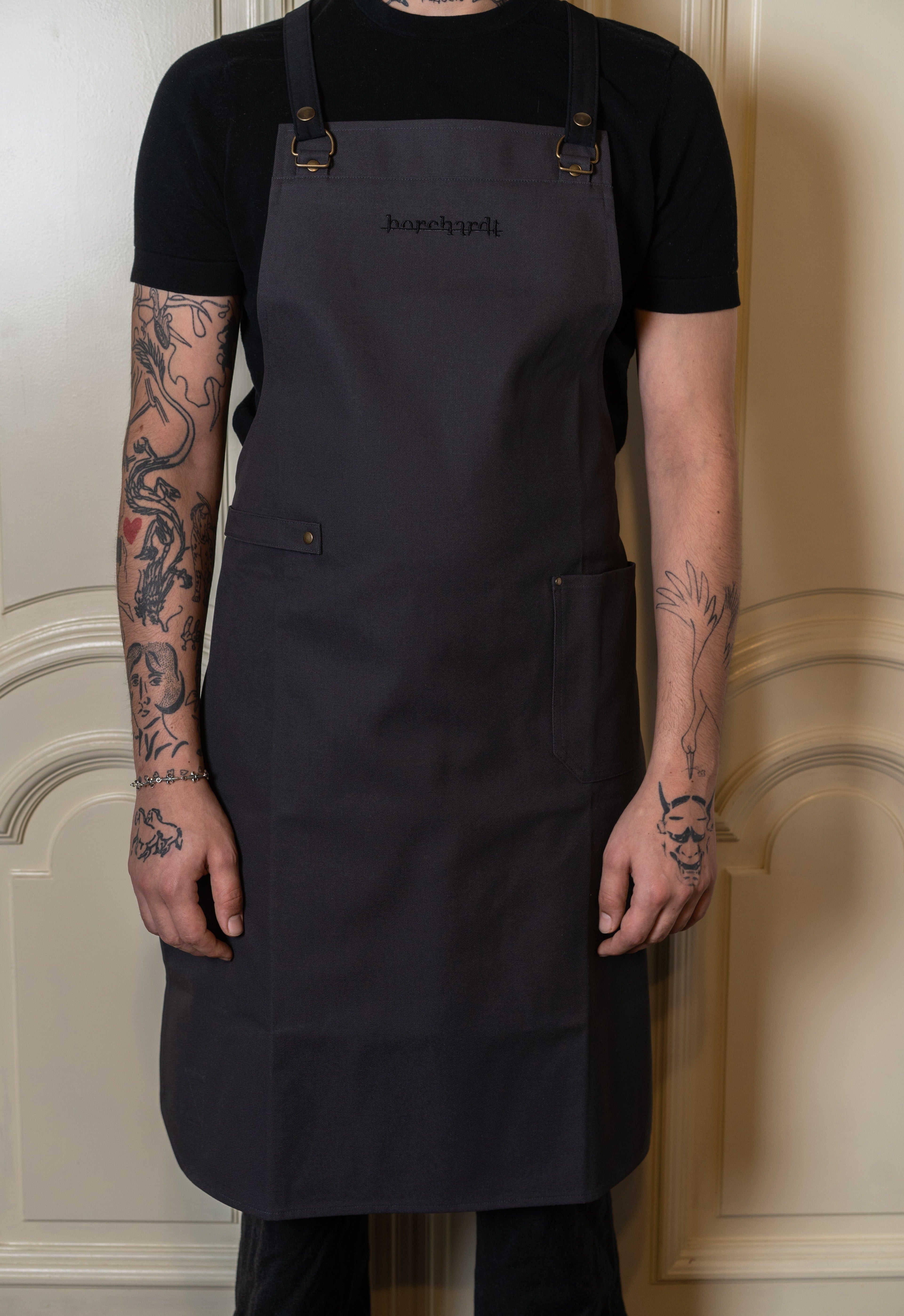 Design apron with borchardt logo