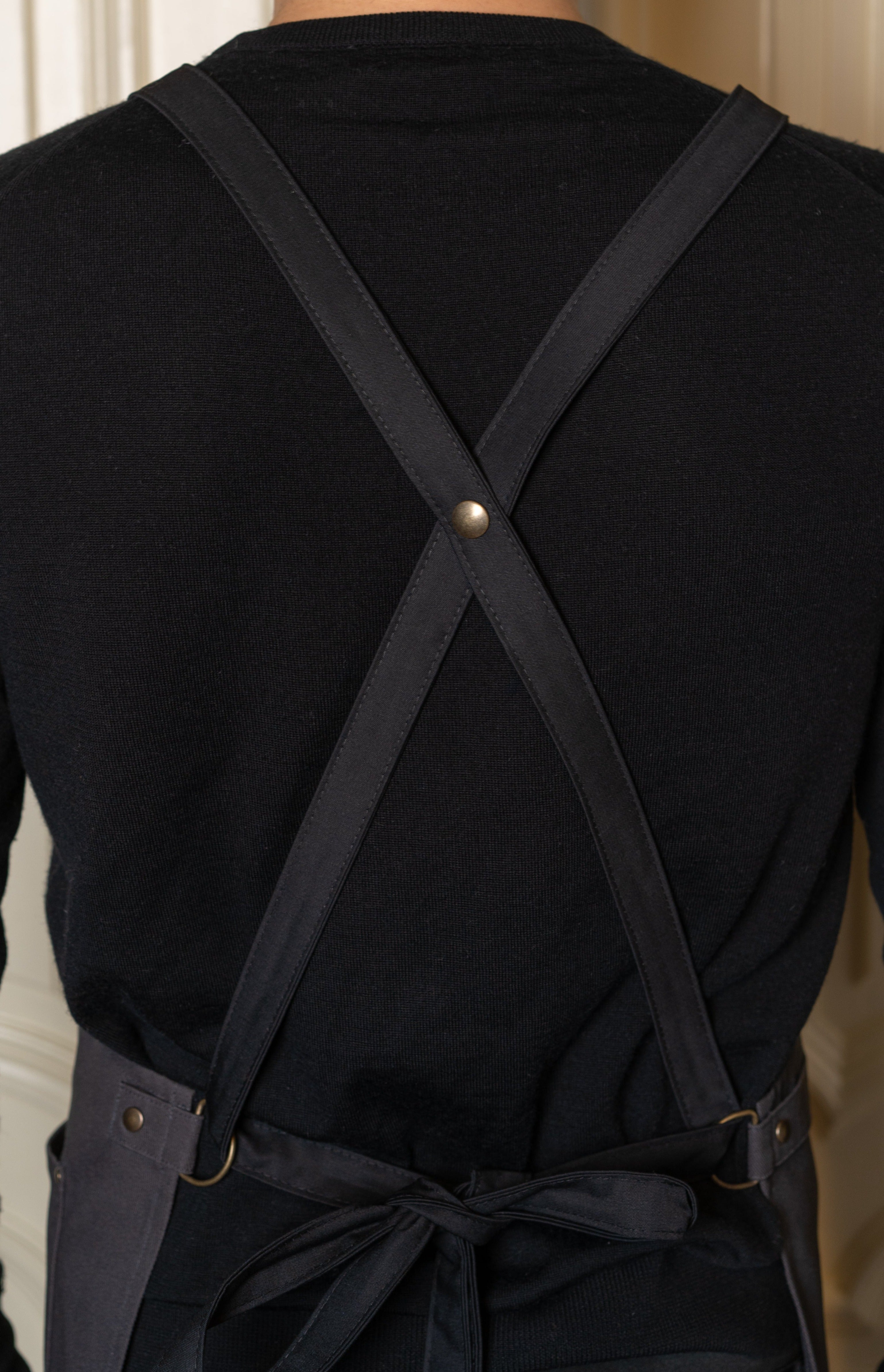 Design apron with borchardt logo